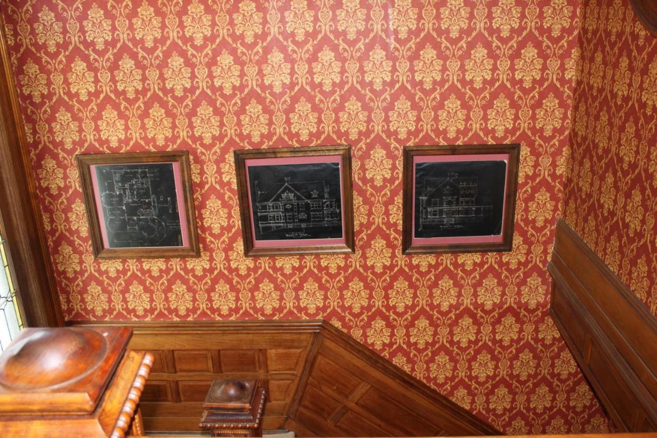 | Victorian Charm Inn