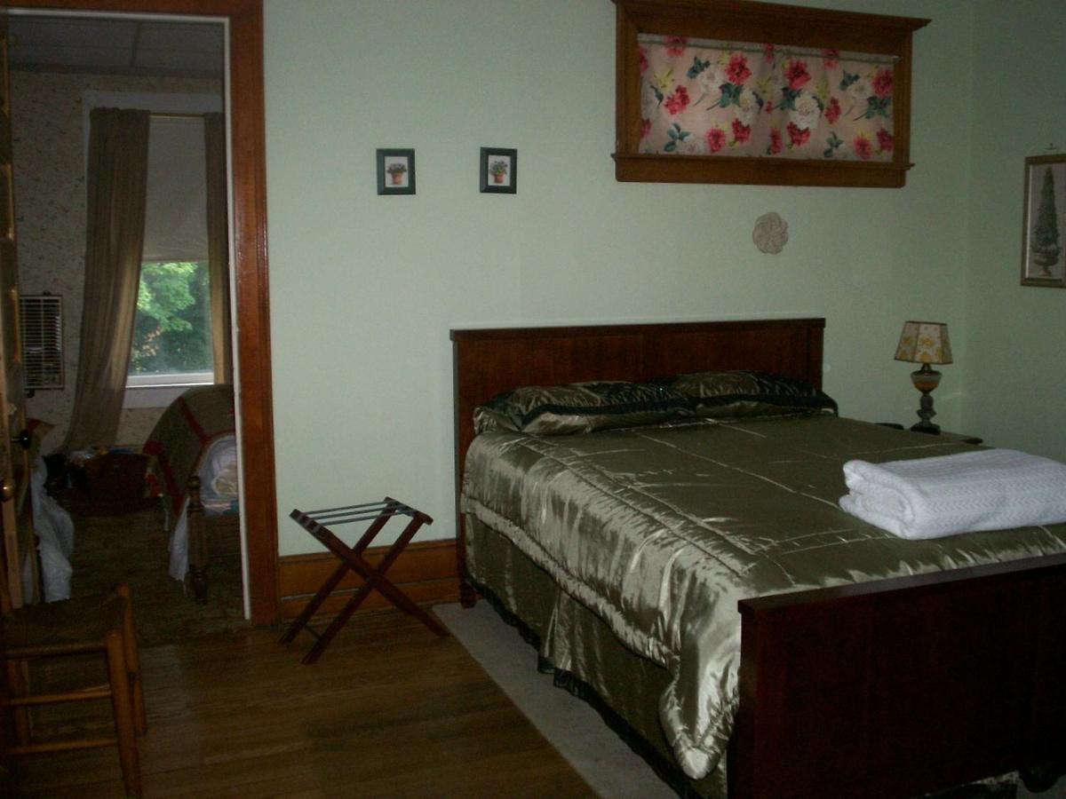 | Victorian Charm Inn