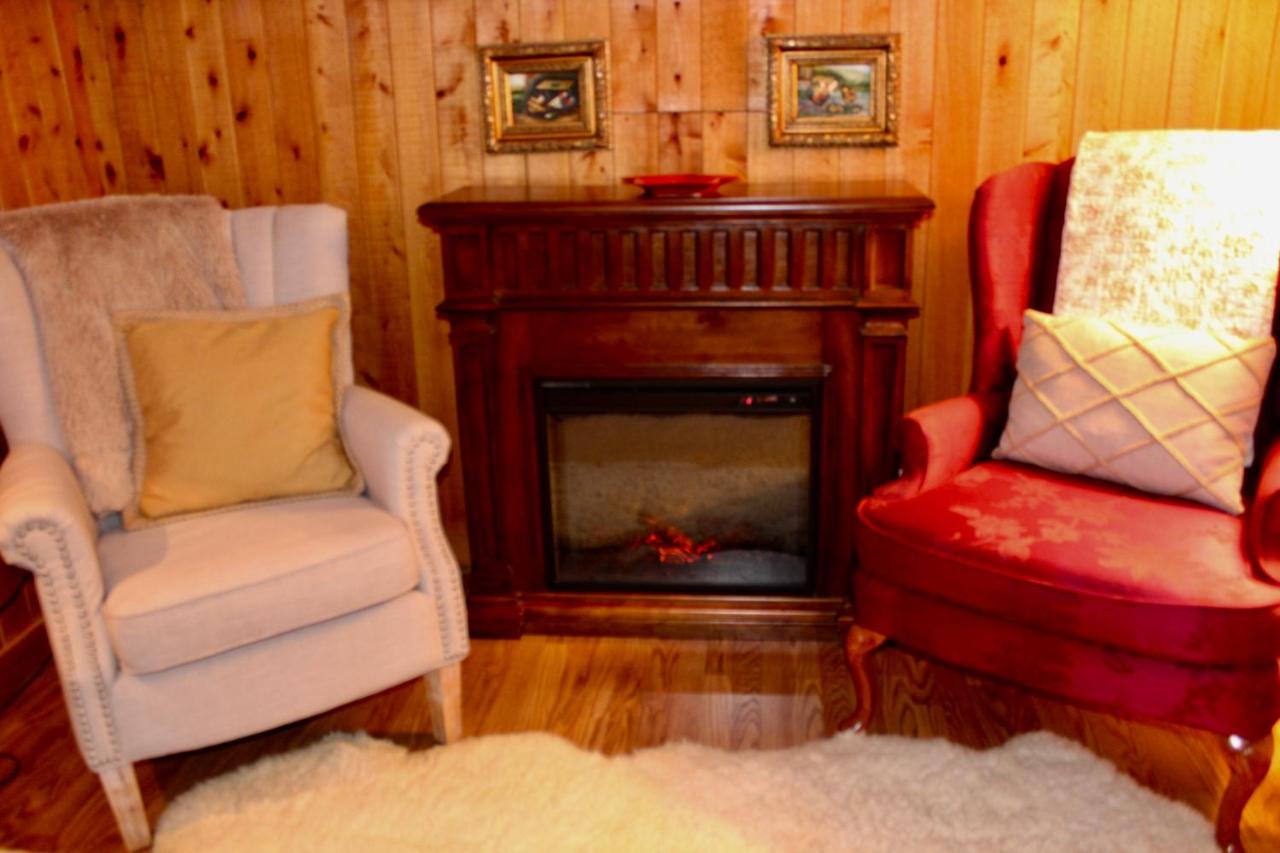 | The Inn at White Oak
