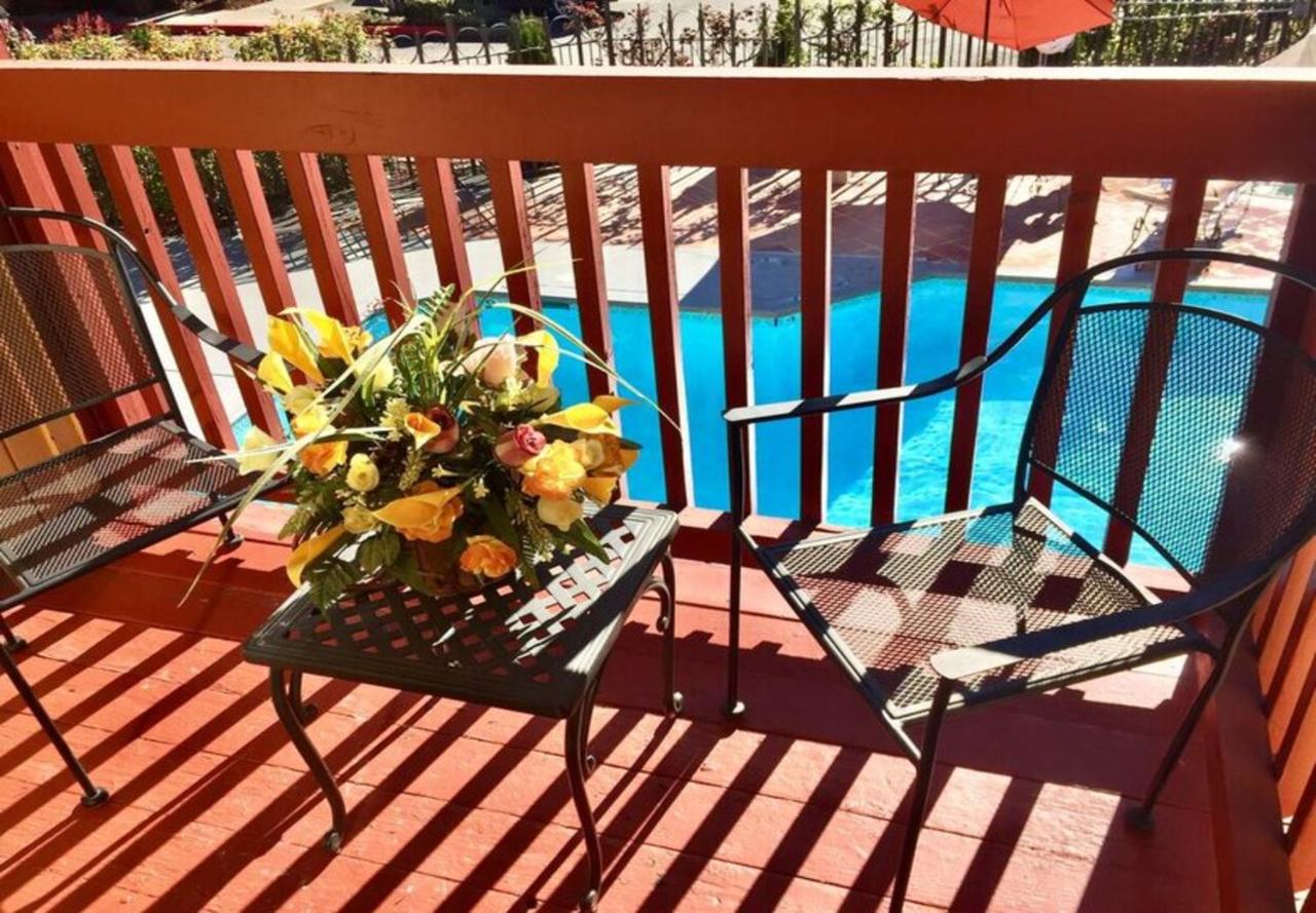 Queen Room with Two Queen Beds - Pool View at Best Western Plus Placerville Inn
