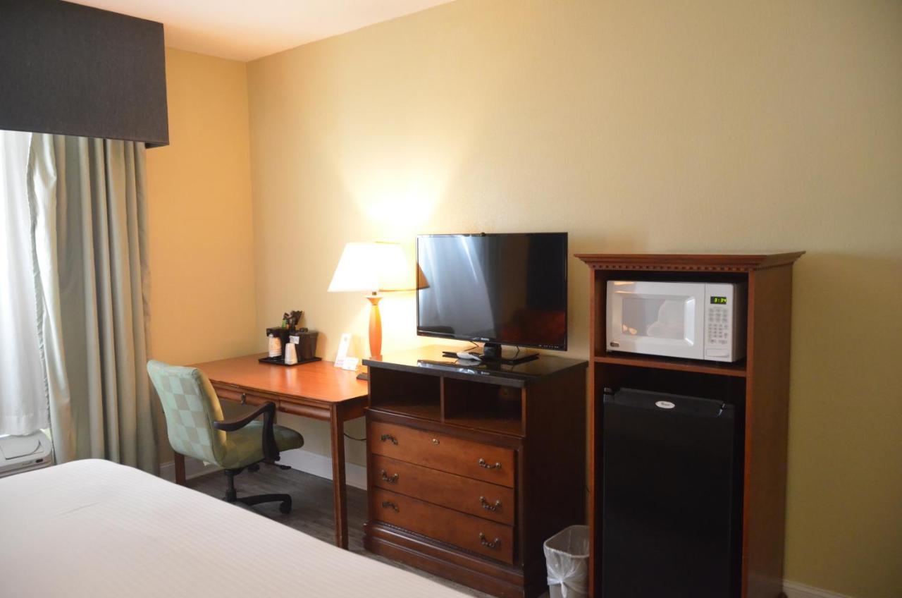 Standard King Room at Eagles Nest Inn