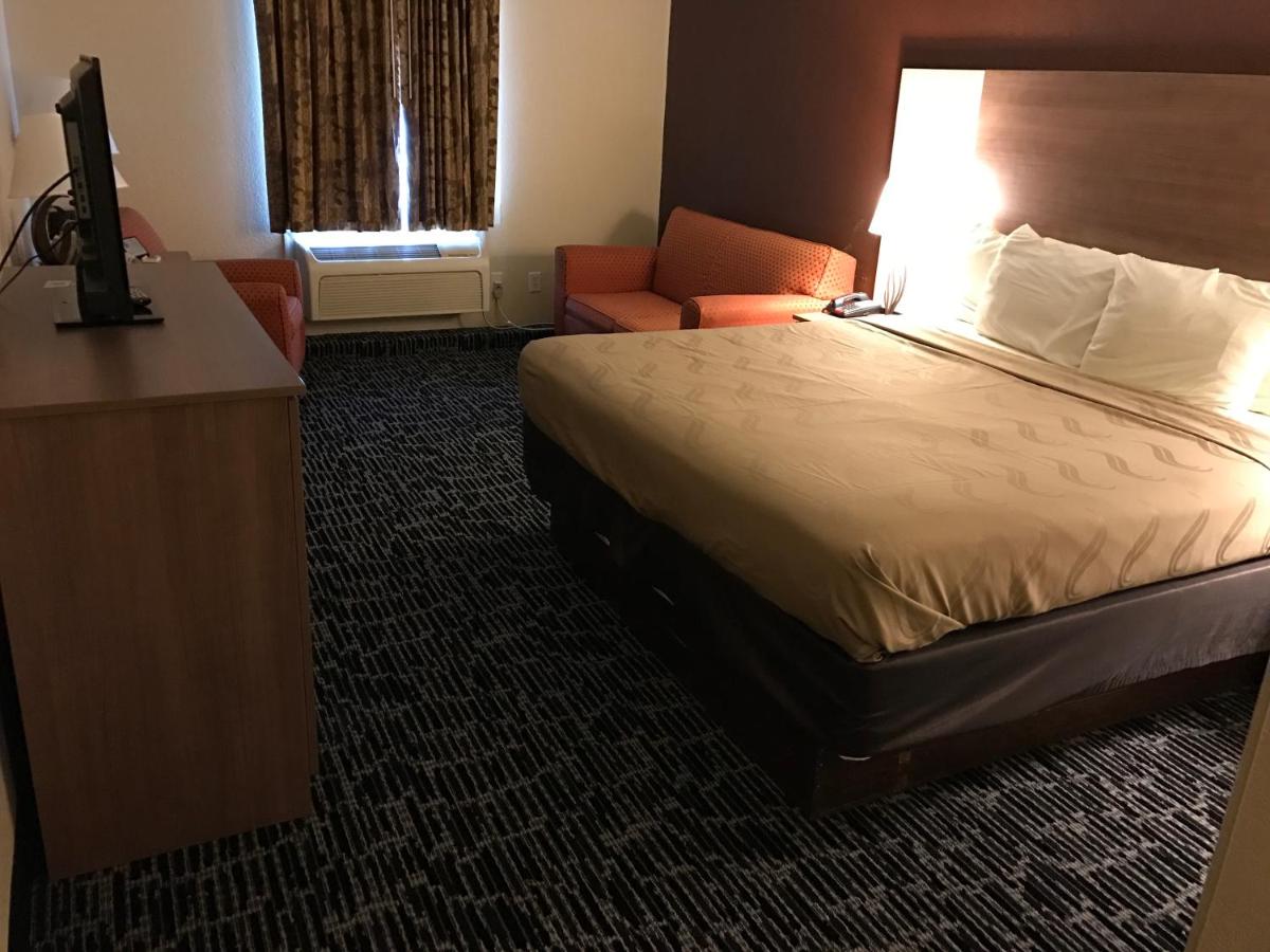 King Room - Smoking at Quality Inn Near Pimlico Racetrack