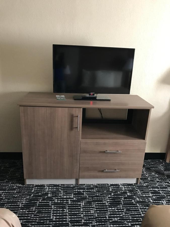 Double Room with Two Double Beds at Quality Inn Near Pimlico Racetrack