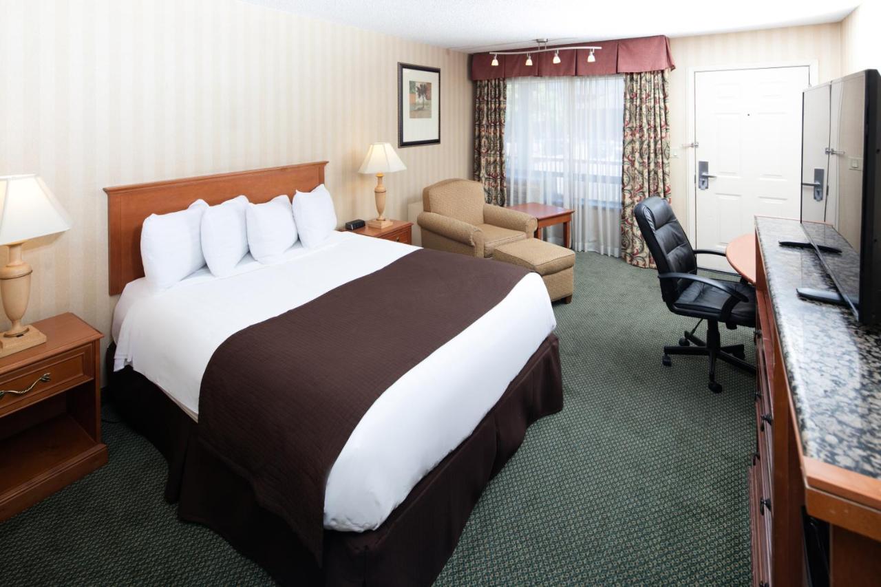 King Room at Red Lion Inn & Suites Missoula