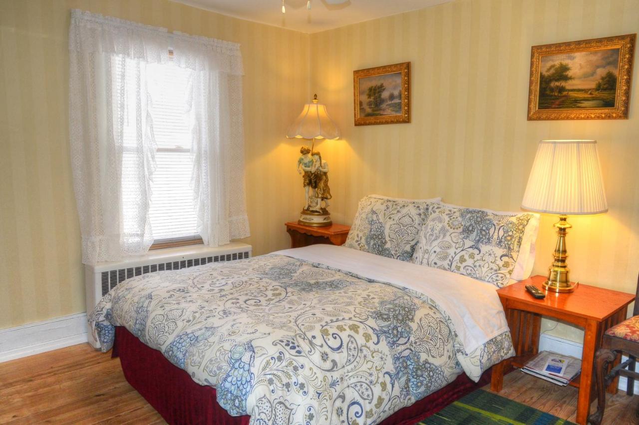 | Mountain Treasure Bed and Breakfast