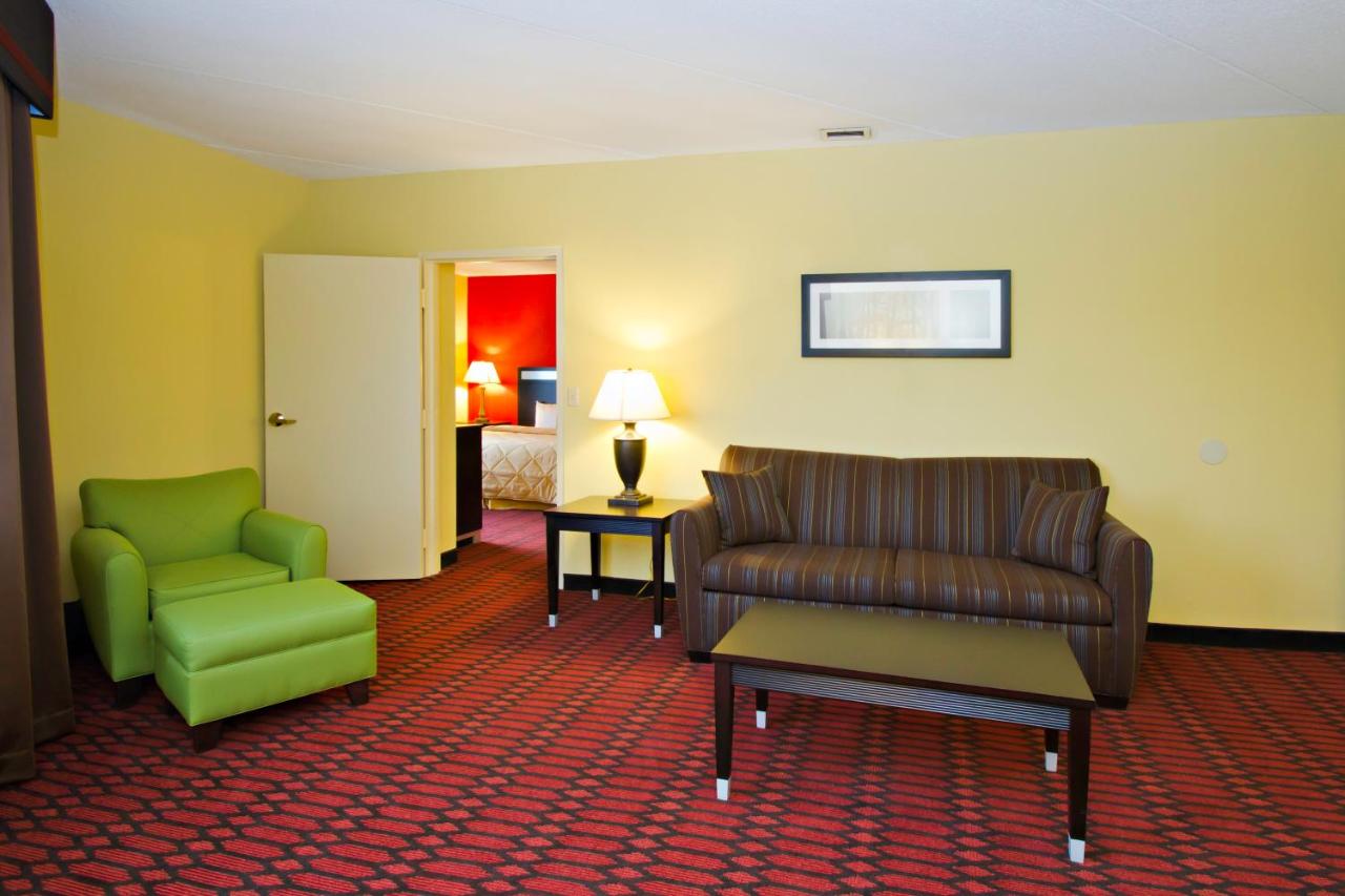 King Suite - Non-Smoking at Baymont by Wyndham Harrisburg