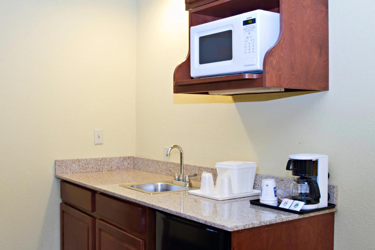 King Suite - Non-Smoking at Baymont by Wyndham Harrisburg
