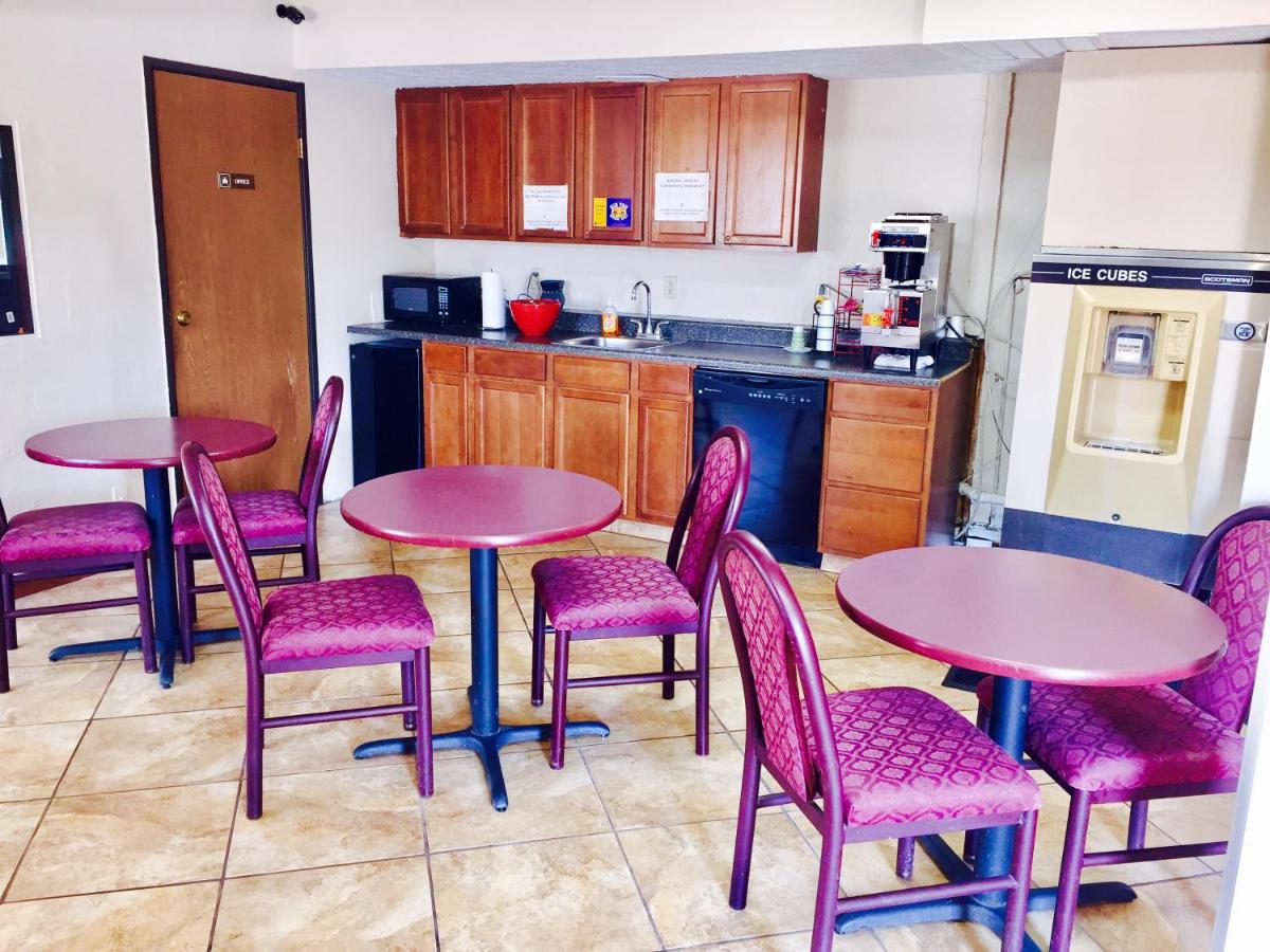| Lyons Inn