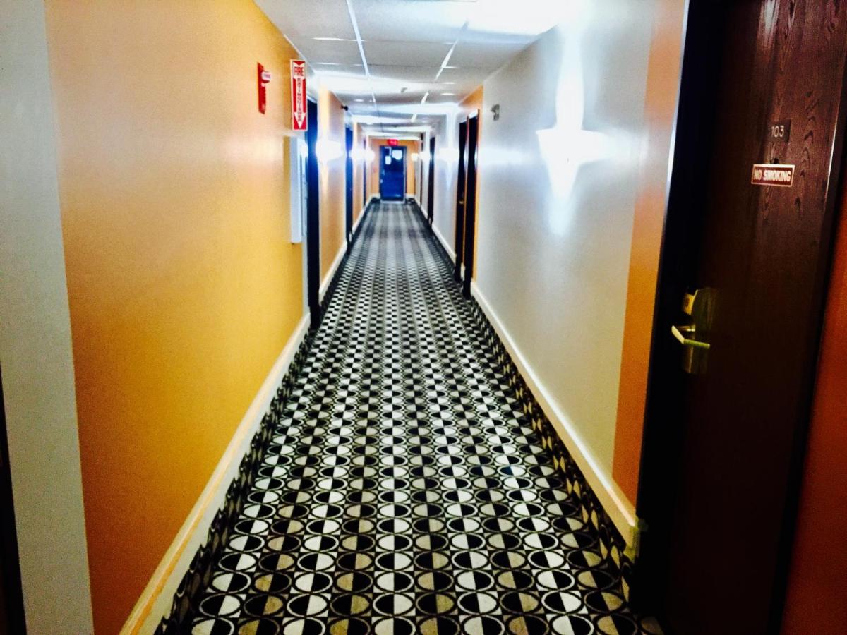 | Lyons Inn