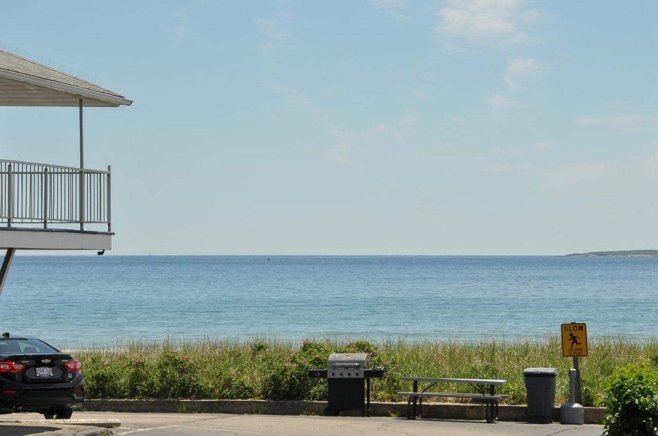| Friendship Oceanfront Suites
