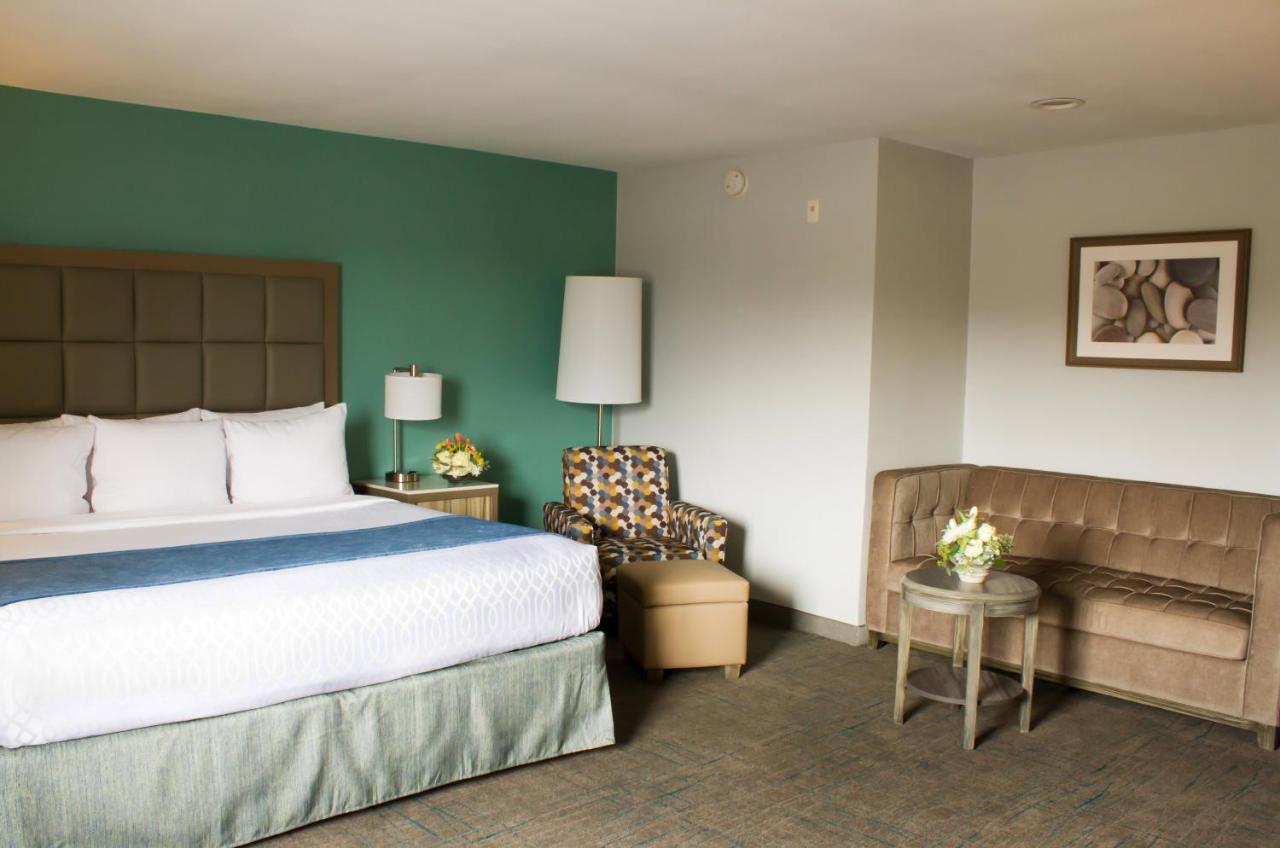 King Studio with Sofa Bed at Baymont by Wyndham Maumee Toledo