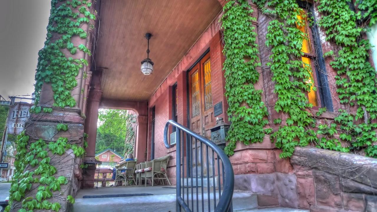  | The Redstone Inn and Suites