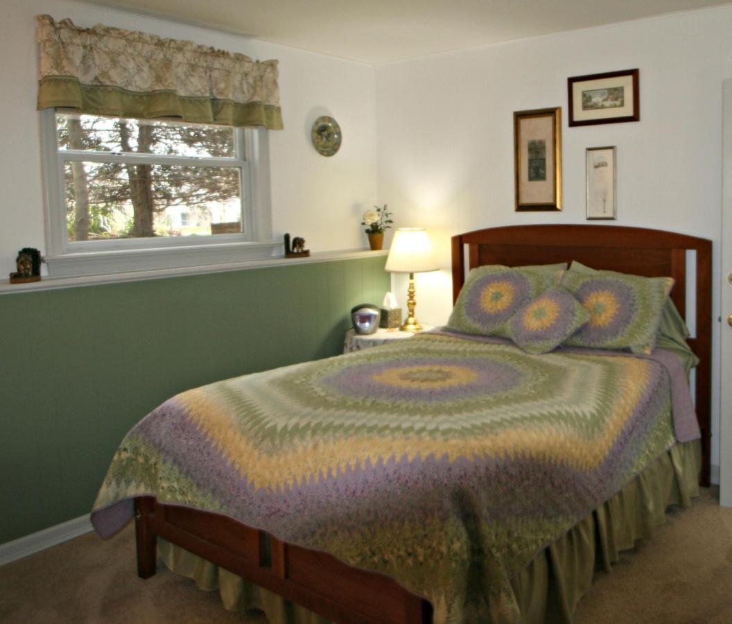 | Carriage Corner Bed & Breakfast