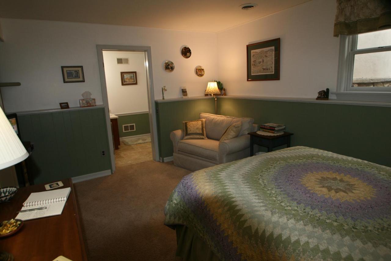 | Carriage Corner Bed & Breakfast
