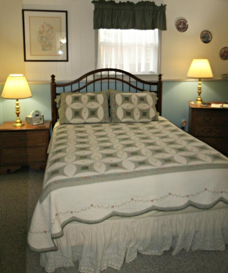 | Carriage Corner Bed & Breakfast