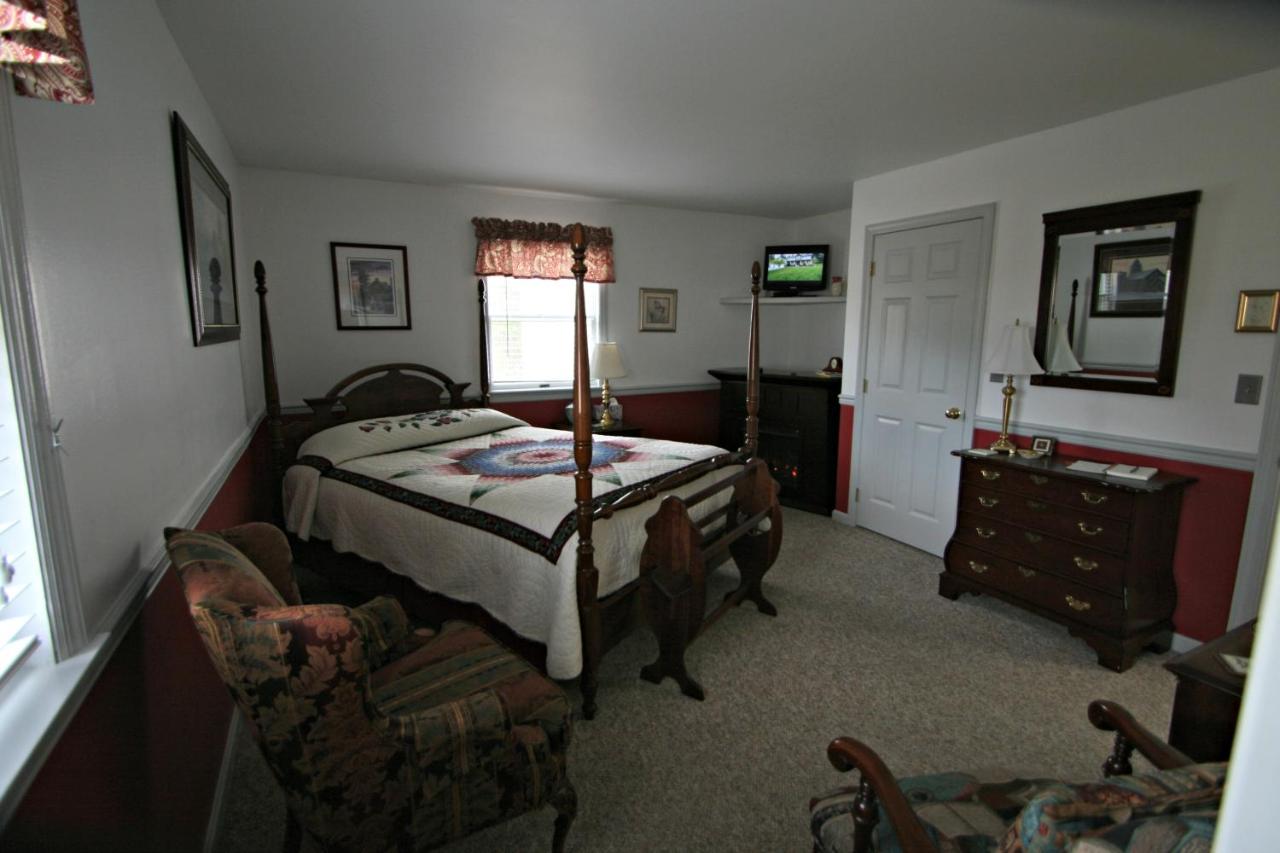| Carriage Corner Bed & Breakfast