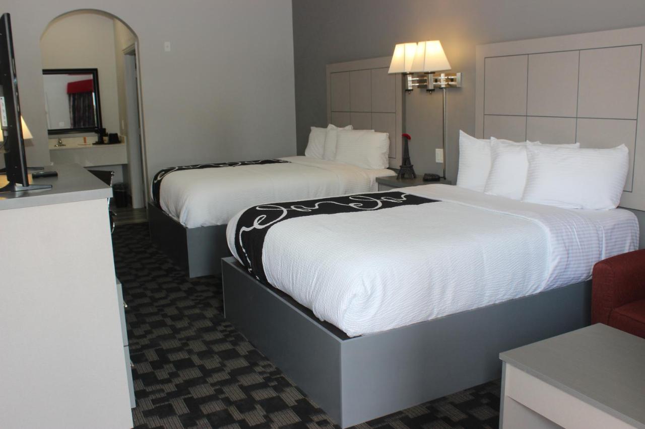  | Paris Inn & Suites