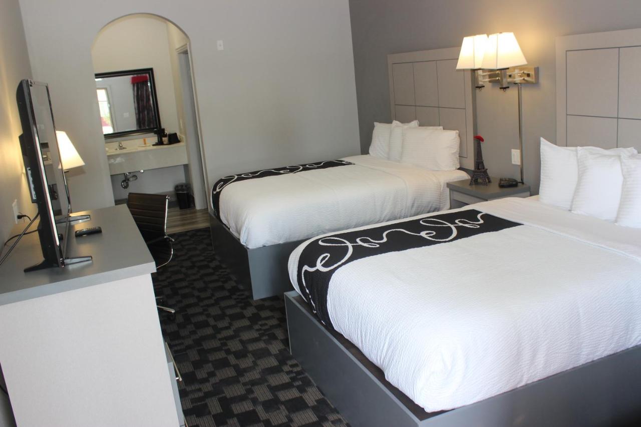  | Paris Inn & Suites