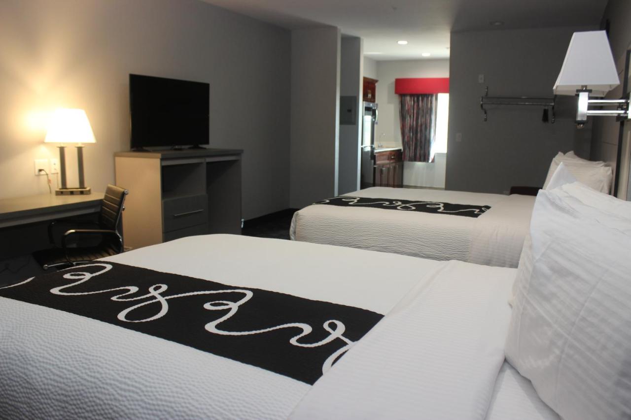 | Paris Inn & Suites