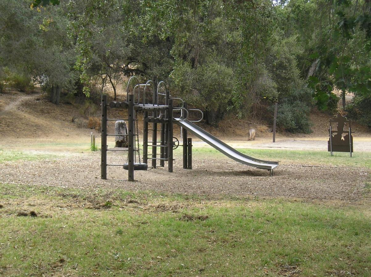 | San Benito Camping Resort One-Bedroom Cabin 9
