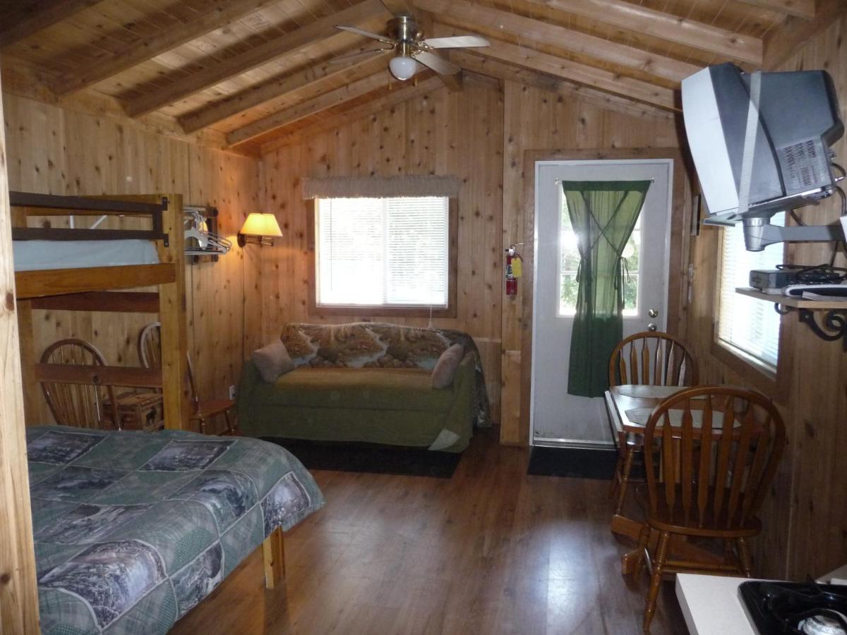 | Pio Pico Camping Resort Studio Cabin 10