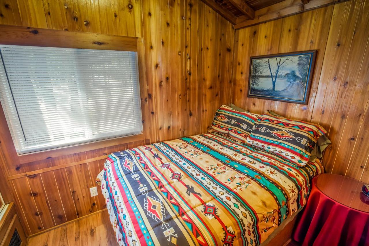 | Pio Pico Camping Resort One-Bedroom Cabin 13