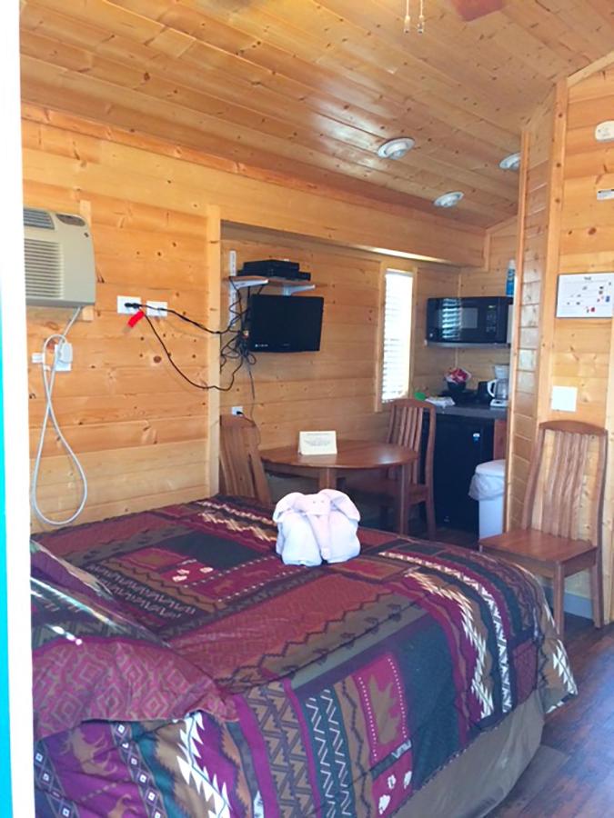 | Pio Pico Camping Resort Studio Cabin 7