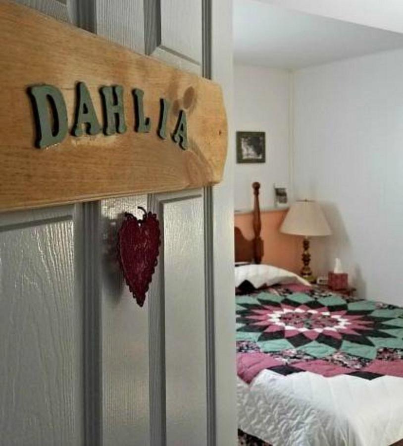 | Carriage Corner Bed & Breakfast