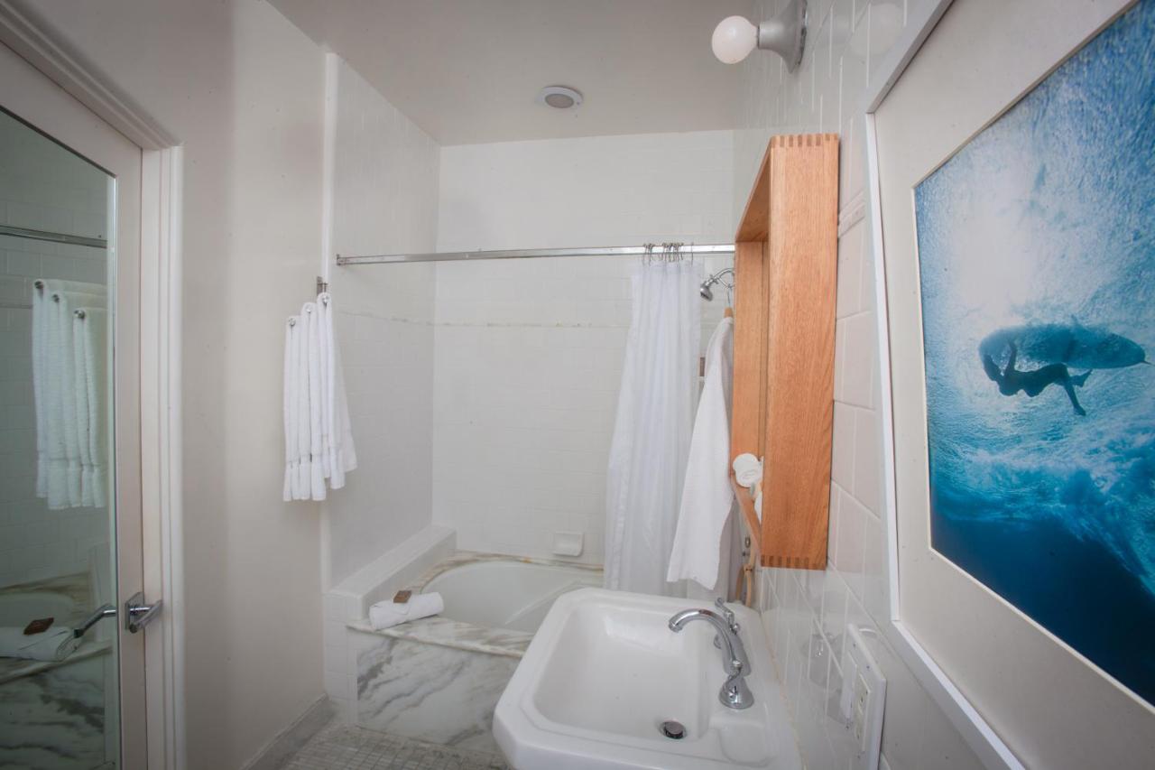 Surf Themed Queen Room at La Casa del Camino
