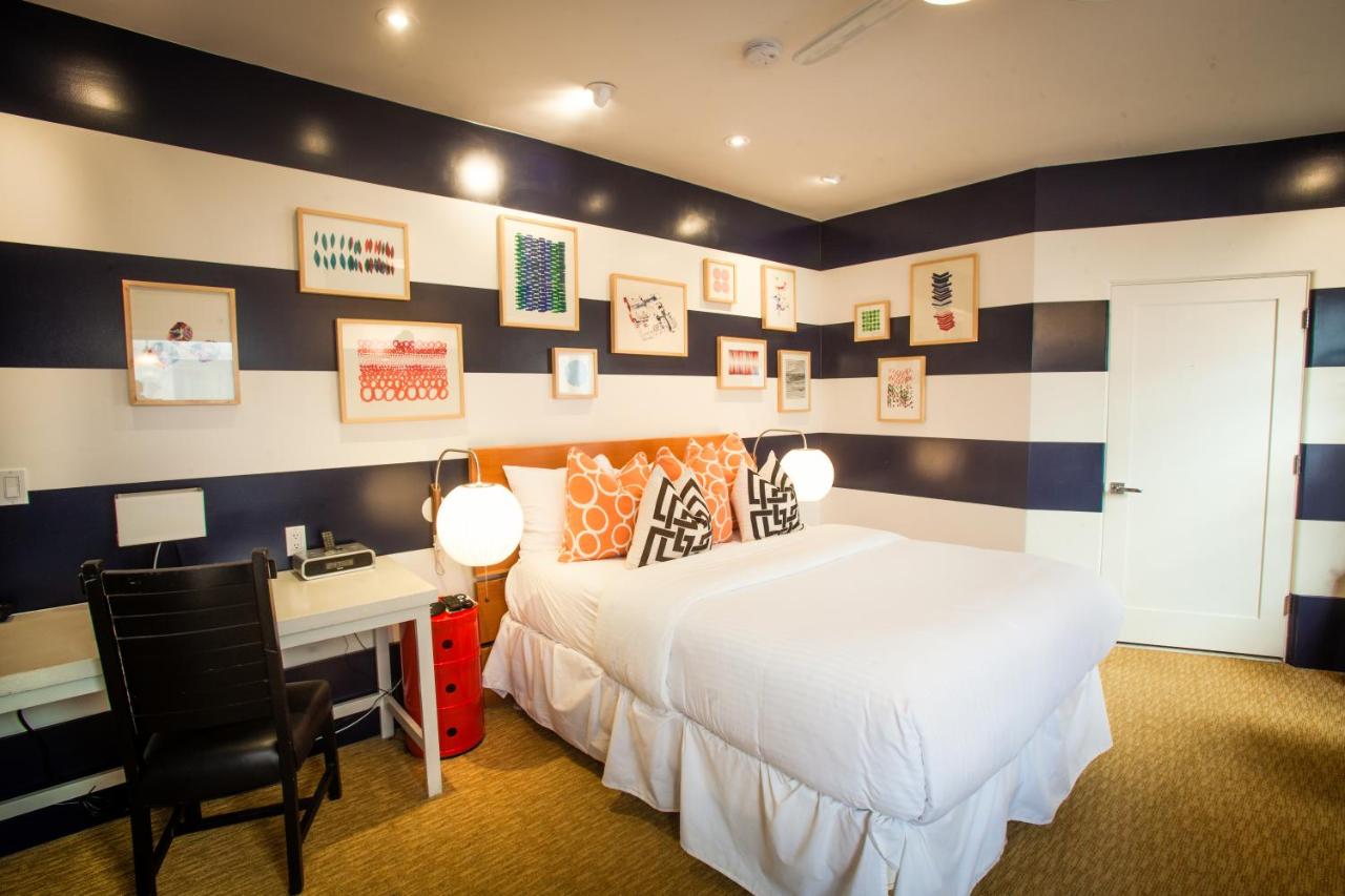 Surf Themed Queen Room at La Casa del Camino
