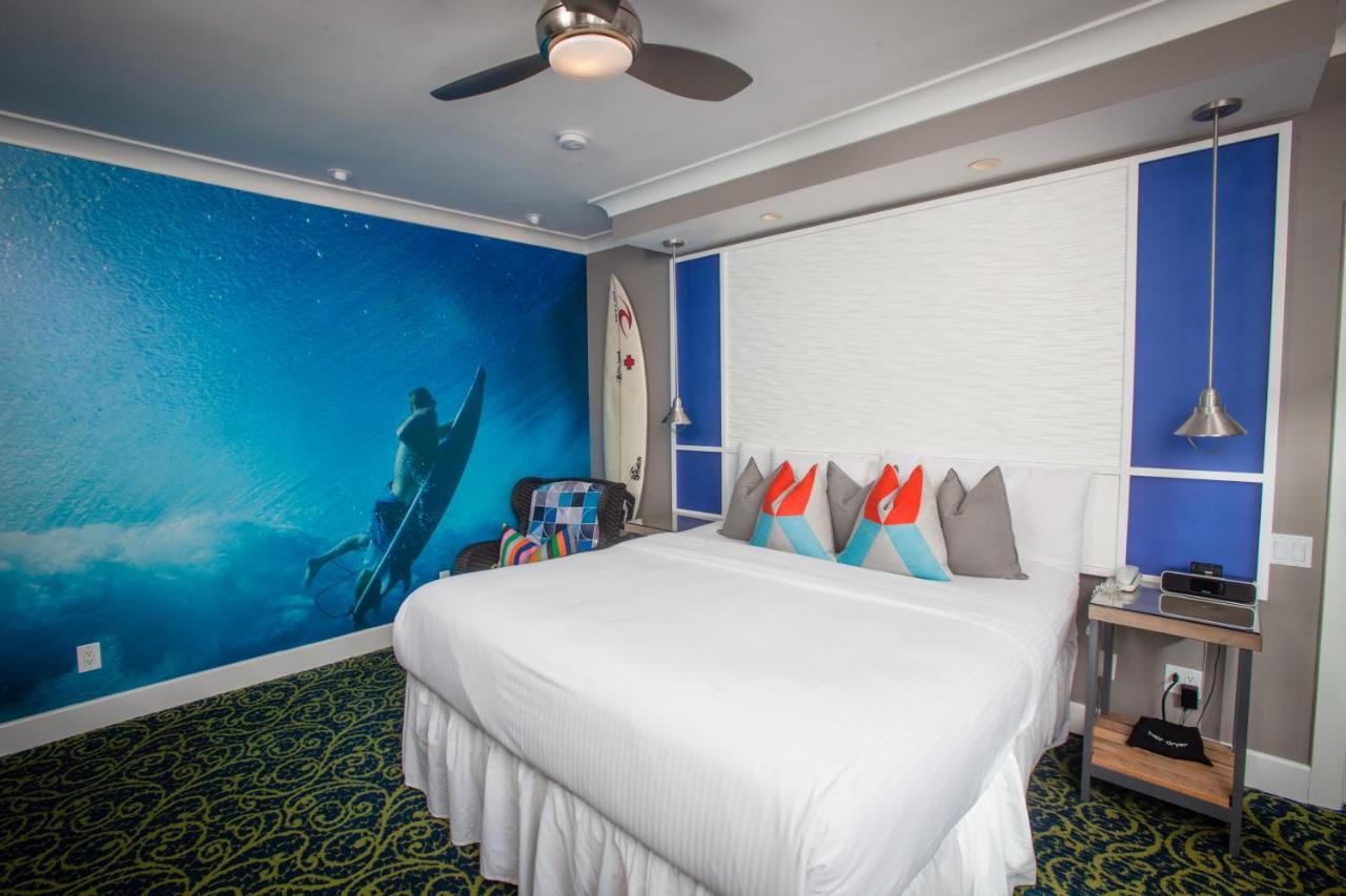 Surf Themed Queen Room at La Casa del Camino