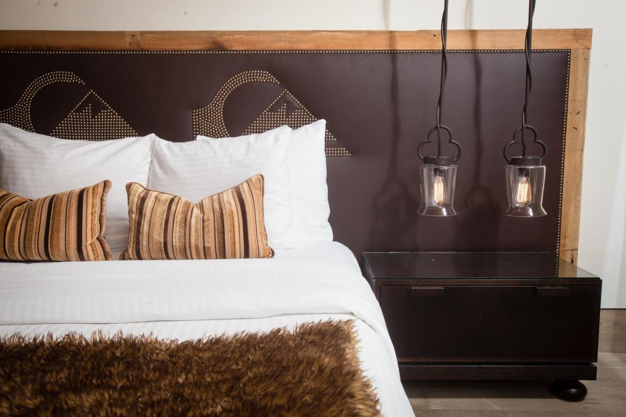 Surf Themed Queen Room at La Casa del Camino