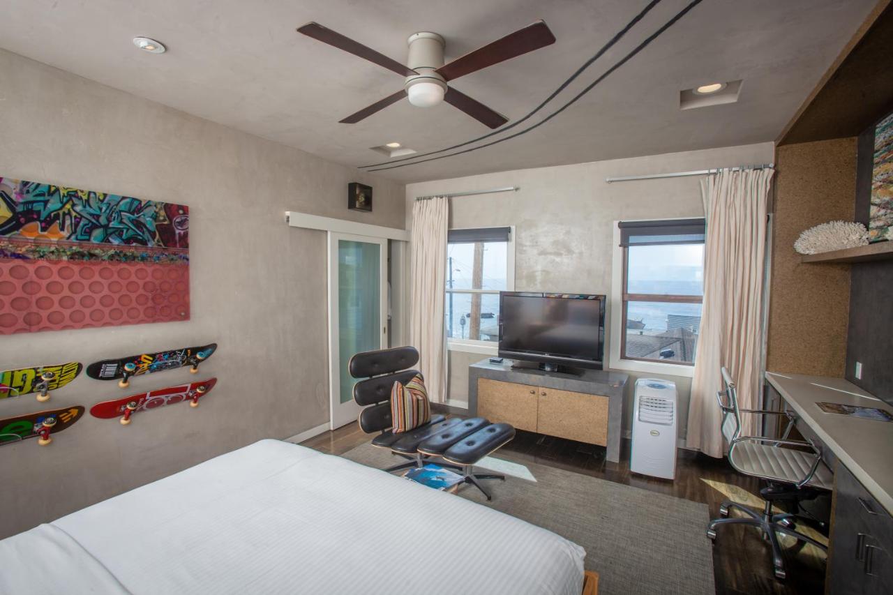 Surf Themed Queen Room at La Casa del Camino