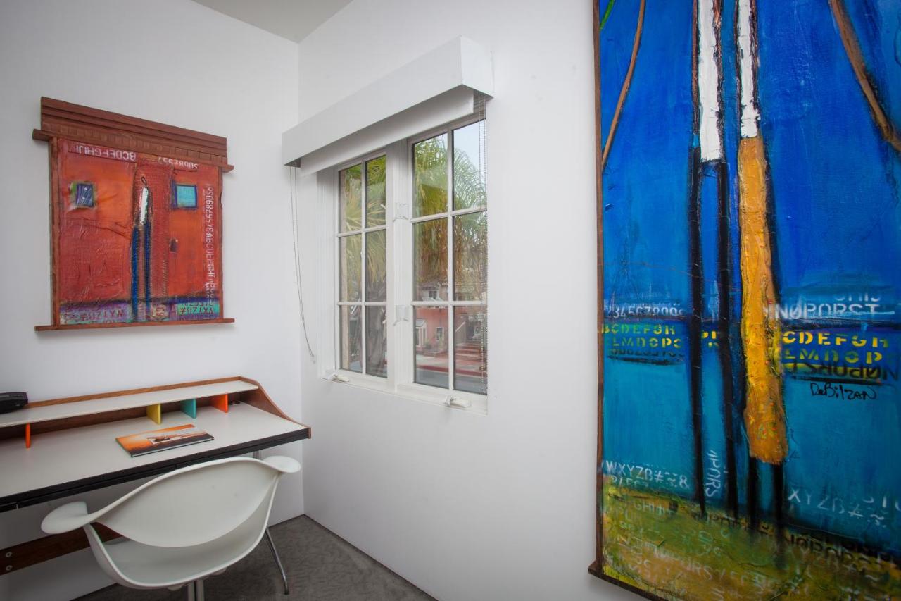 Surf Themed Queen Room at La Casa del Camino