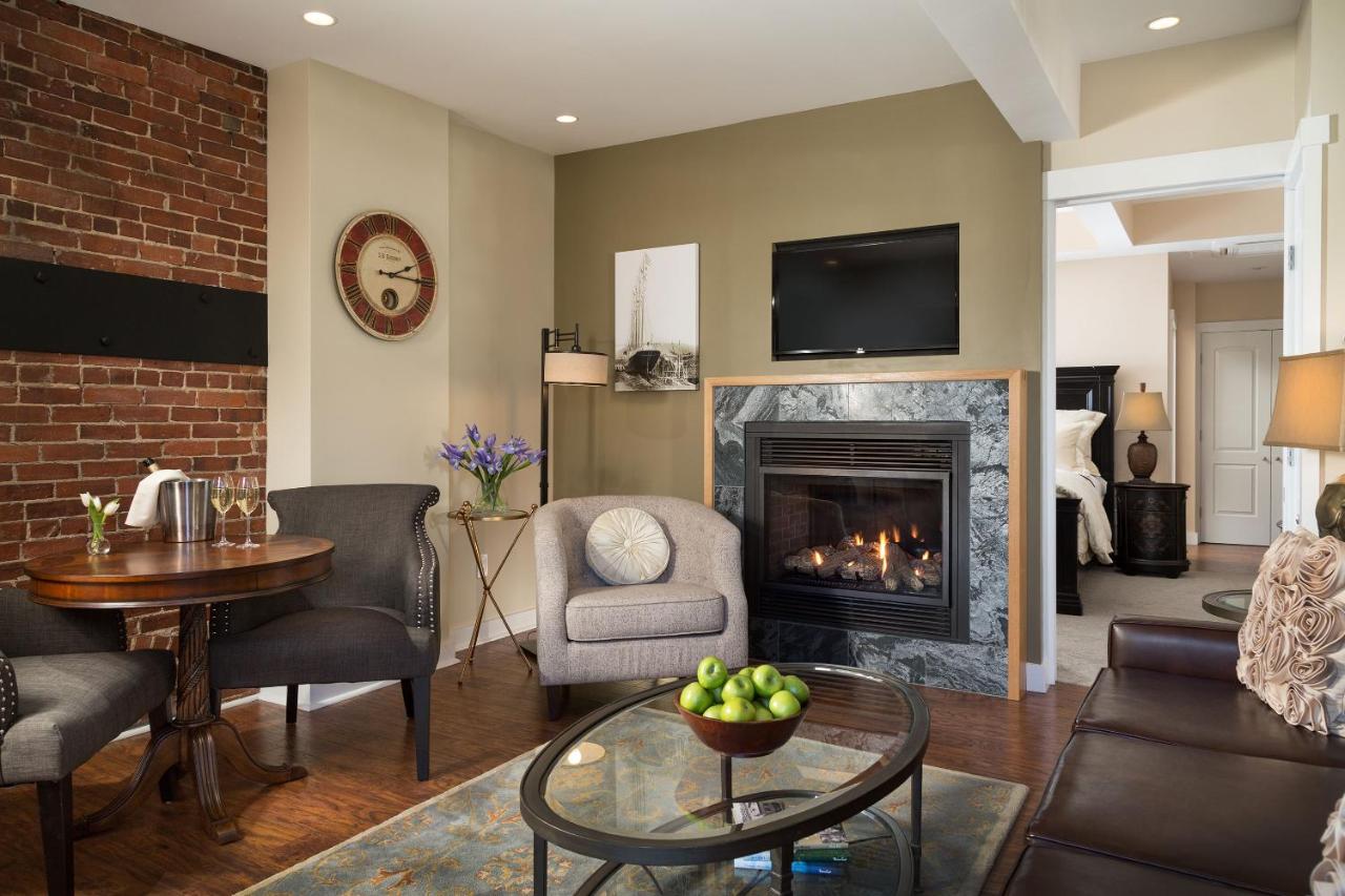 | 16 Bay View
