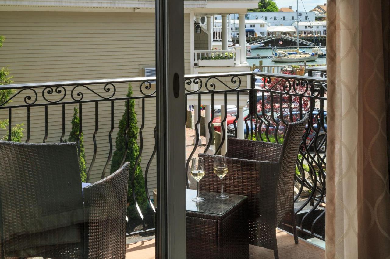 | 16 Bay View