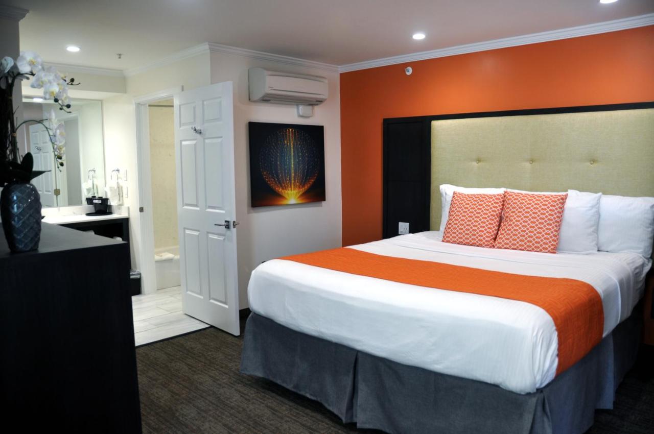 | Pavilion Inn