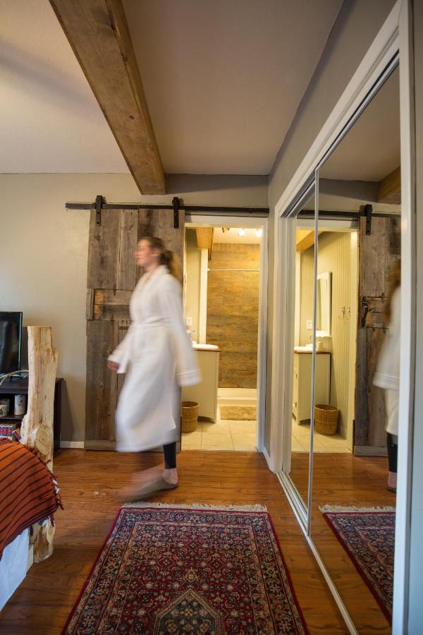 | Pueblo Canyon Inn