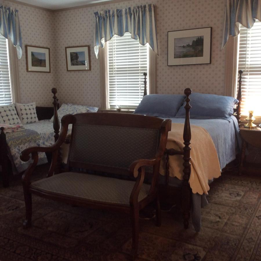 | Clary Lake Bed and Breakfast