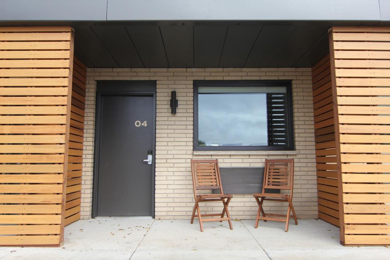 Queen Room - Disability Access at The Oxbow Hotel