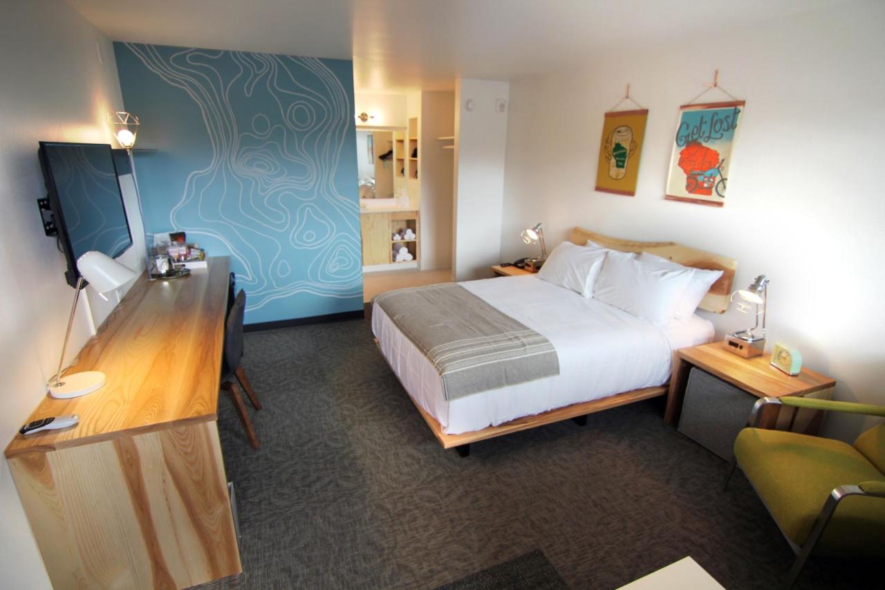 Queen Room - Disability Access at The Oxbow Hotel