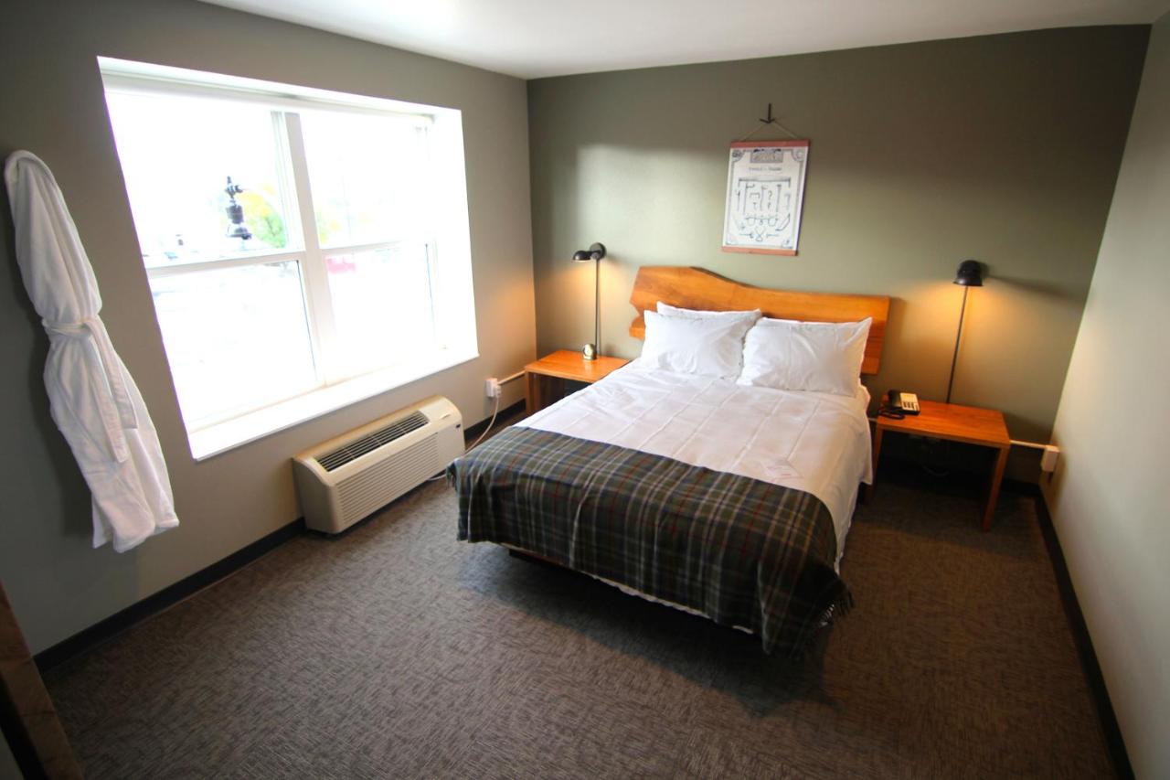 Queen Suite at The Oxbow Hotel