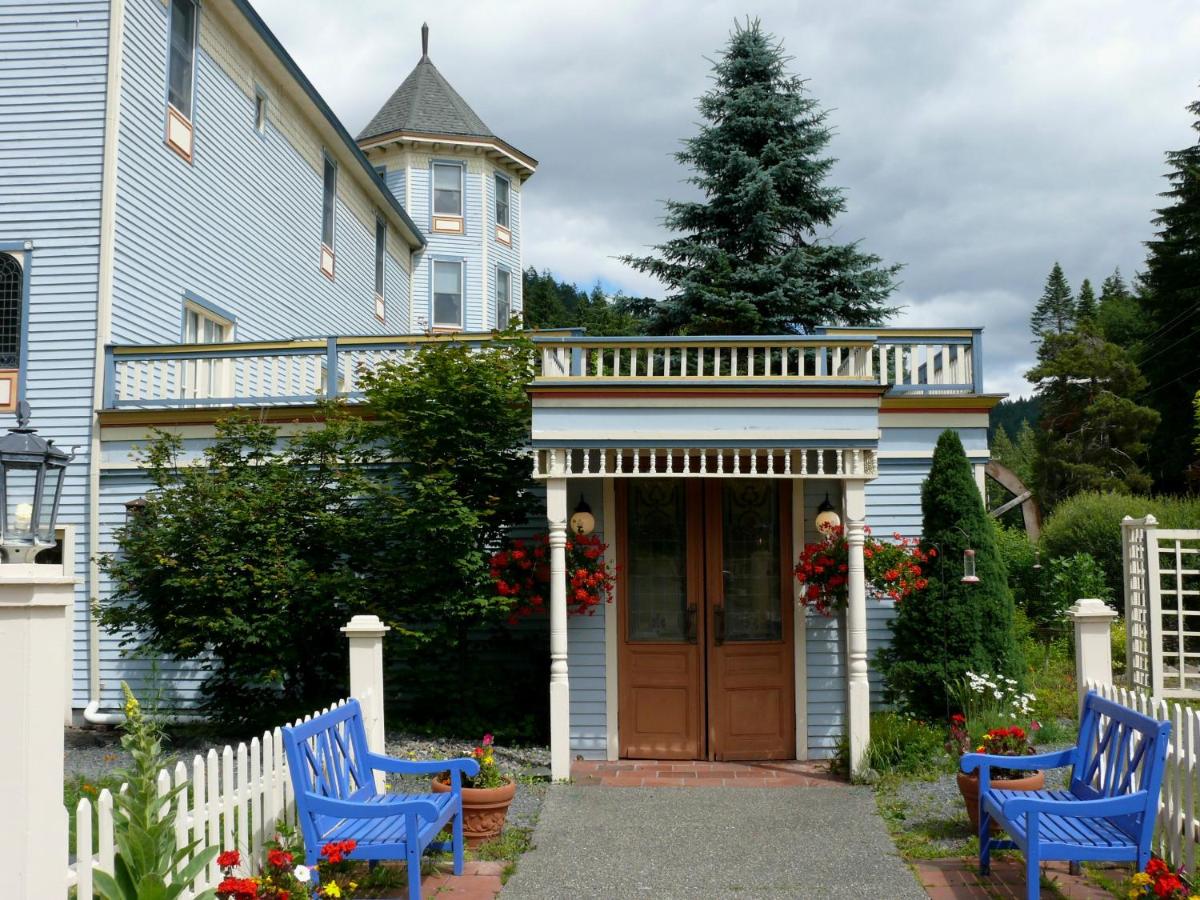 | Alexander's Lodge