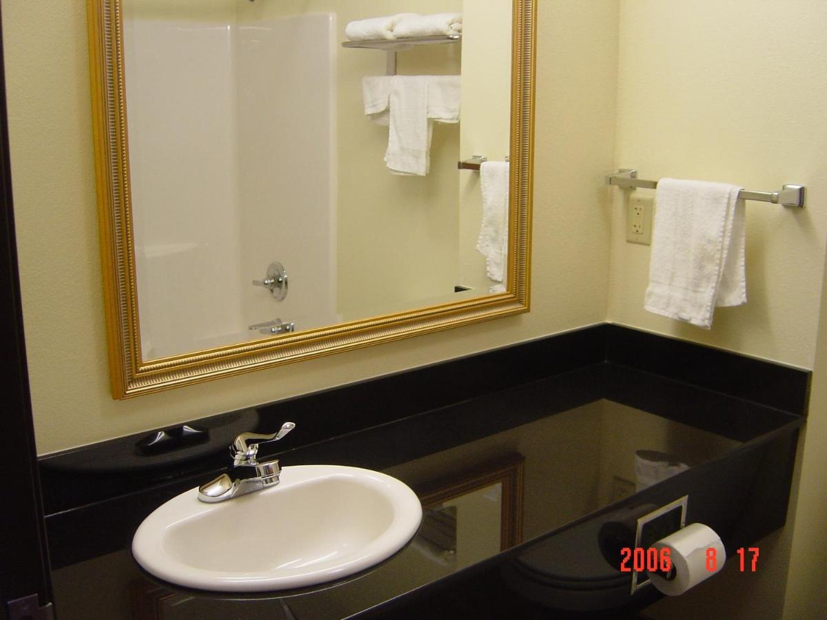  | Hometown Inn & Suites