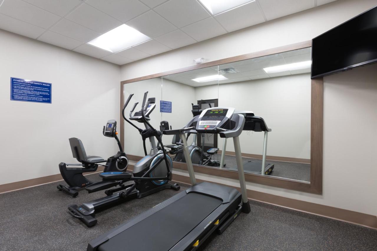 | Days Inn & Suites by Wyndham Houston NW Cypress