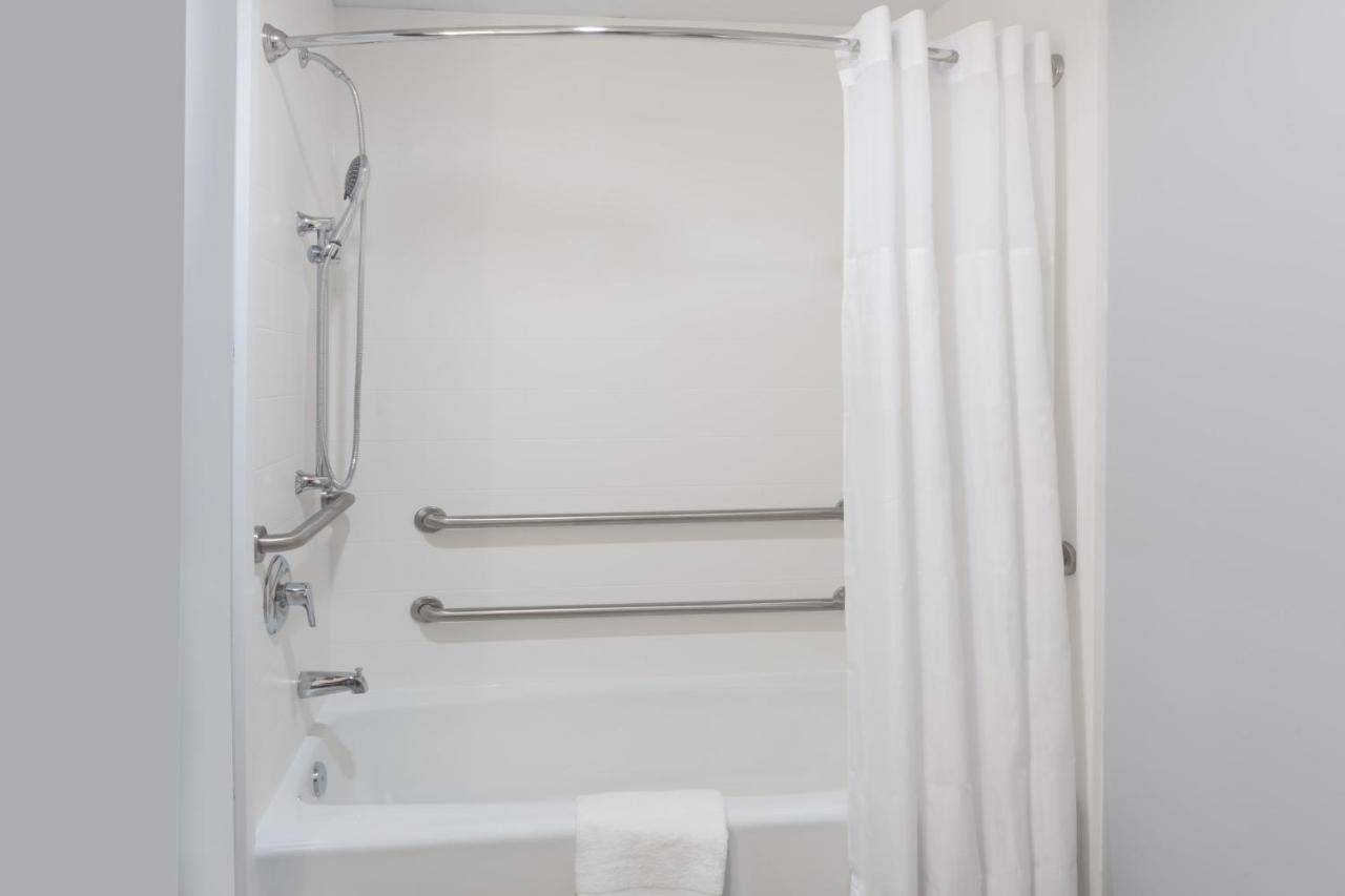 | Days Inn & Suites by Wyndham Houston NW Cypress