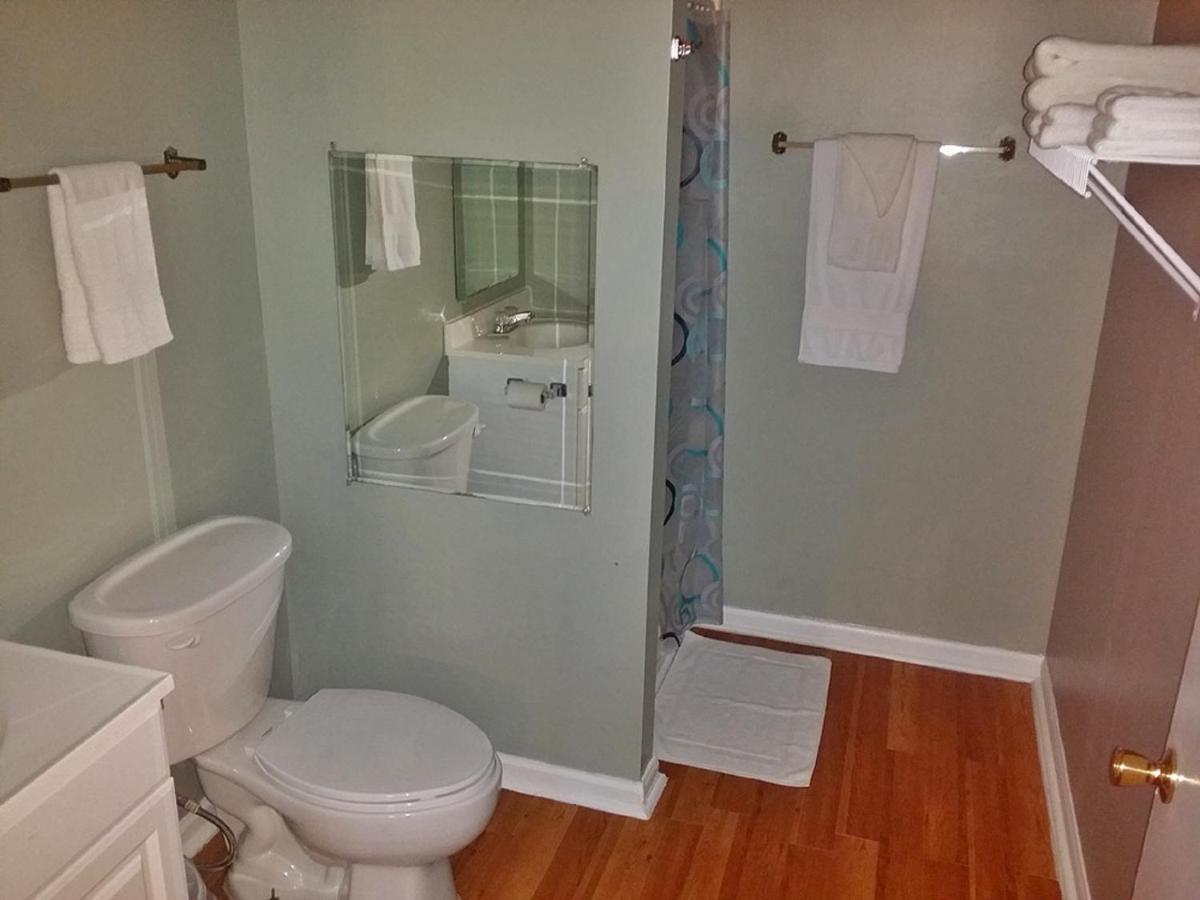| Carolina Landing Camping Resort Two-Bedroom Cabin 1