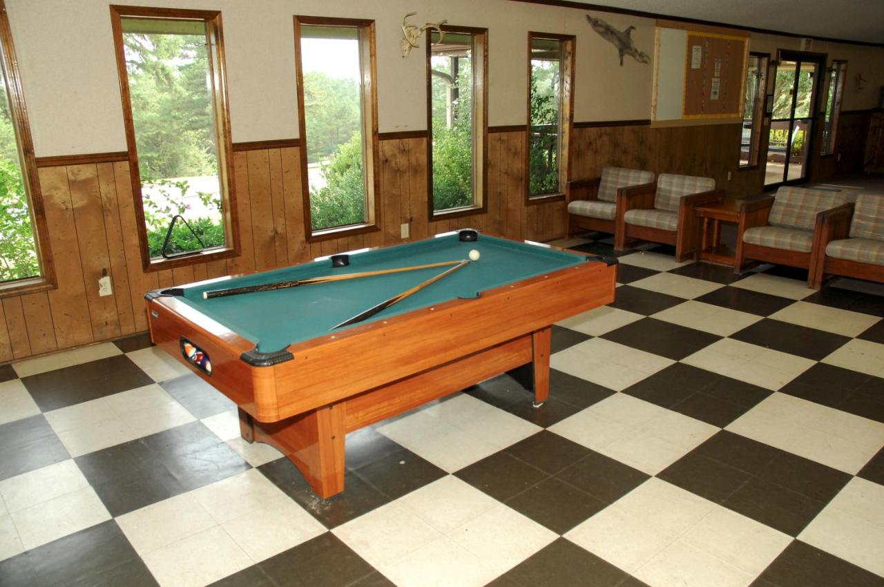 | Carolina Landing Camping Resort Luxury Cabin 8