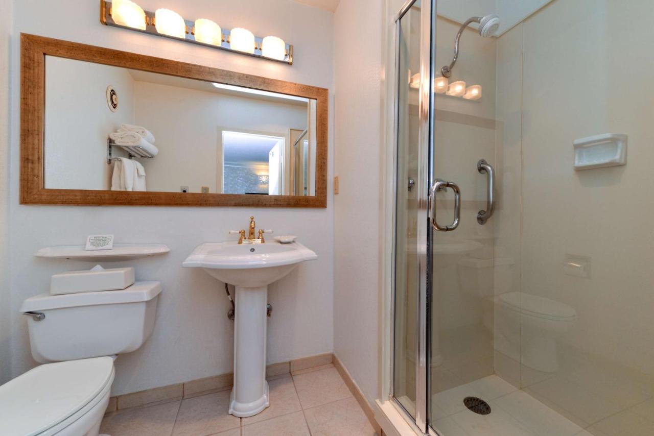 Double Room with Two Double Beds at Best Western Corte Madera Inn