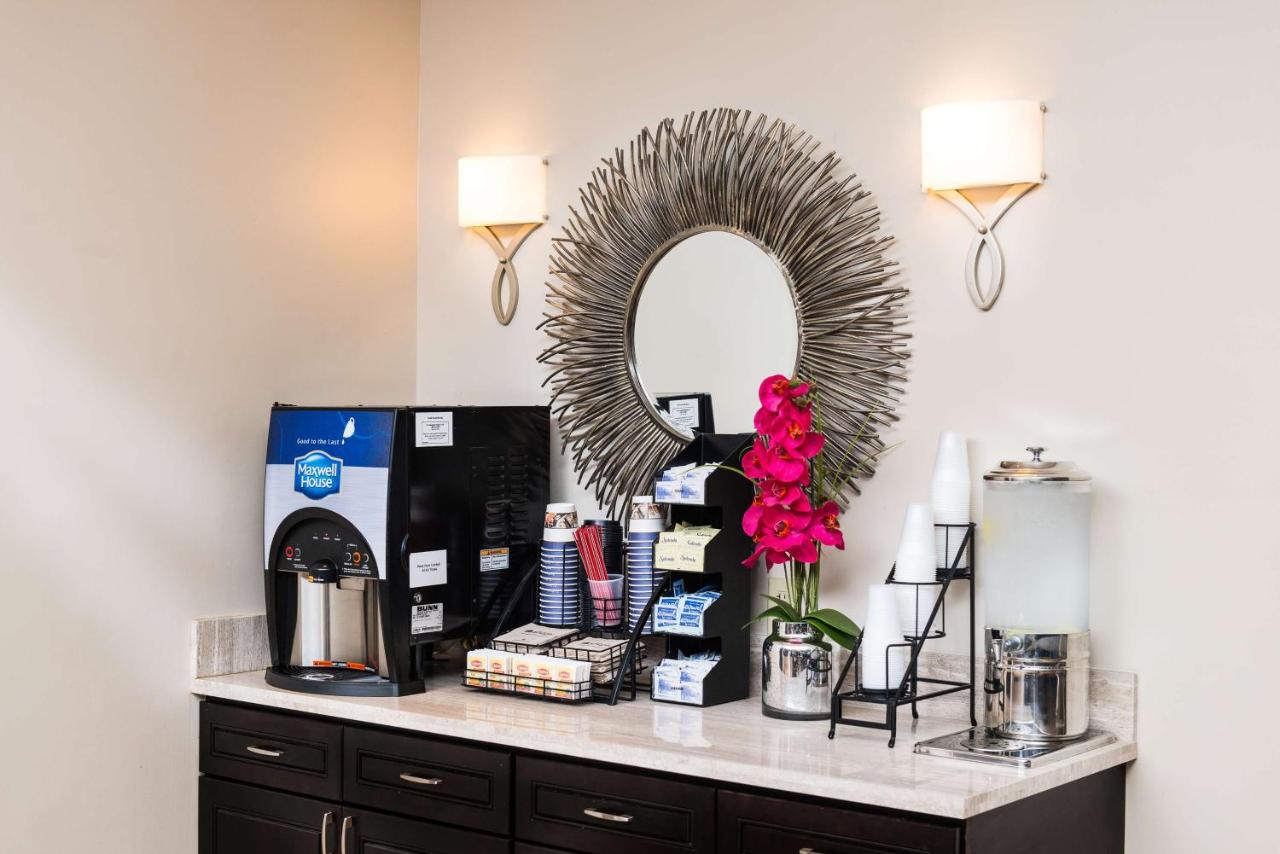  | Best Western Plus Hollywood/Aventura